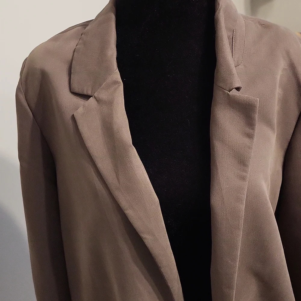 Reitmans button less blazer - Picture 3 of 8
